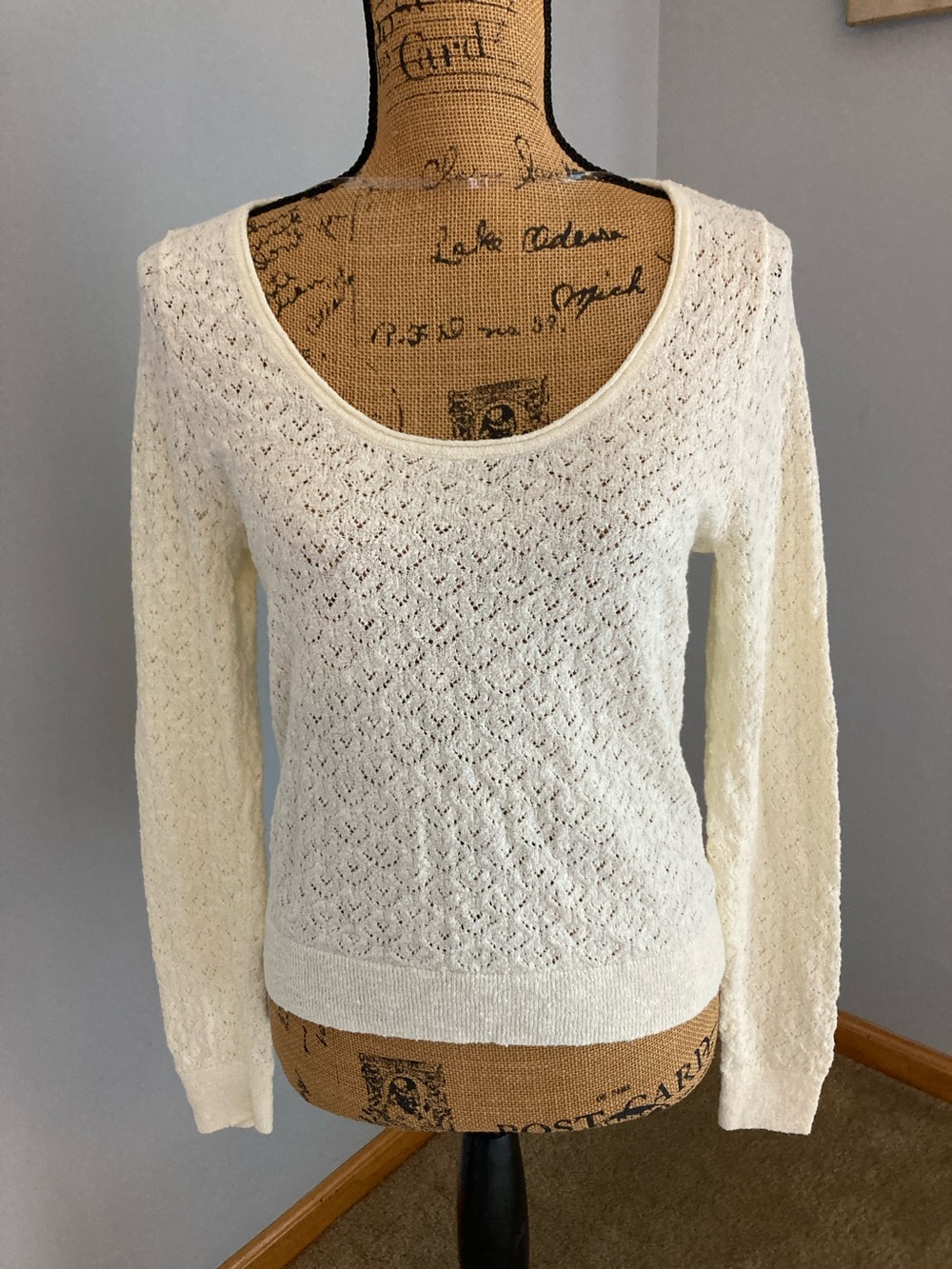 Universal Thread Cream Knit Long Sleeve Sweater Women Size M
